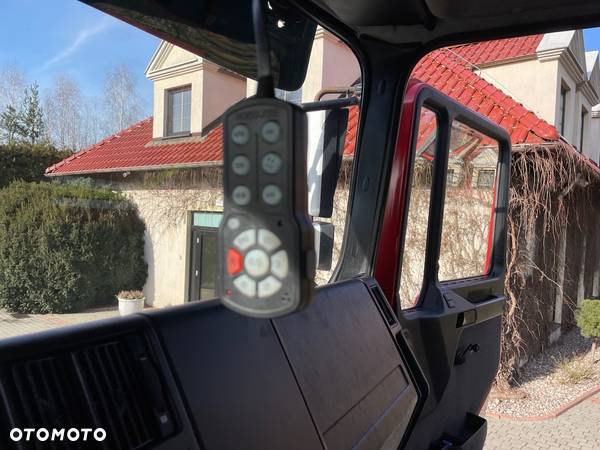 MAN STRAŻ POŻARNA POŻARNICZY 4X4 19.420 Z CNBOP ROSENBAUER CIĘŻKI CAFS PEŁNA OPCJA PIANA A i B CIĘŻKA LEKKA DZIAŁKO ZRASZACZ REDUKTOR BLOKADY WYSOKI PRZEŚWIT WYSOKIE KĄTY NATARCIA+PRZECHYŁU SUPER DURZE KOŁO WZMOCNIONE SK.ZF KONFIGURACYJNIE POJAZD W PEŁNI PRZYSTOSOWANY DO WSZYSTKICH ZADAŃ  NOWY BREND 2022 LIFT NAJAŚNICA STEROWANA LED LISTWA LED OŚWIETLENIE POLA PR. 360 LED  WZMOCNIONY ZBIORNIK GŁÓWNY+REWIZJA DWA SYSTEMY PIANO TWÓRCZE CAFS DWA NATARCIA WYSOKIEGO CIŚNIENIA Z PIANĄ CAFS!!! WŁAZ REWIZYJNY TRZY ZBIORNIKI!! POJAZD JAK NOWY - 29