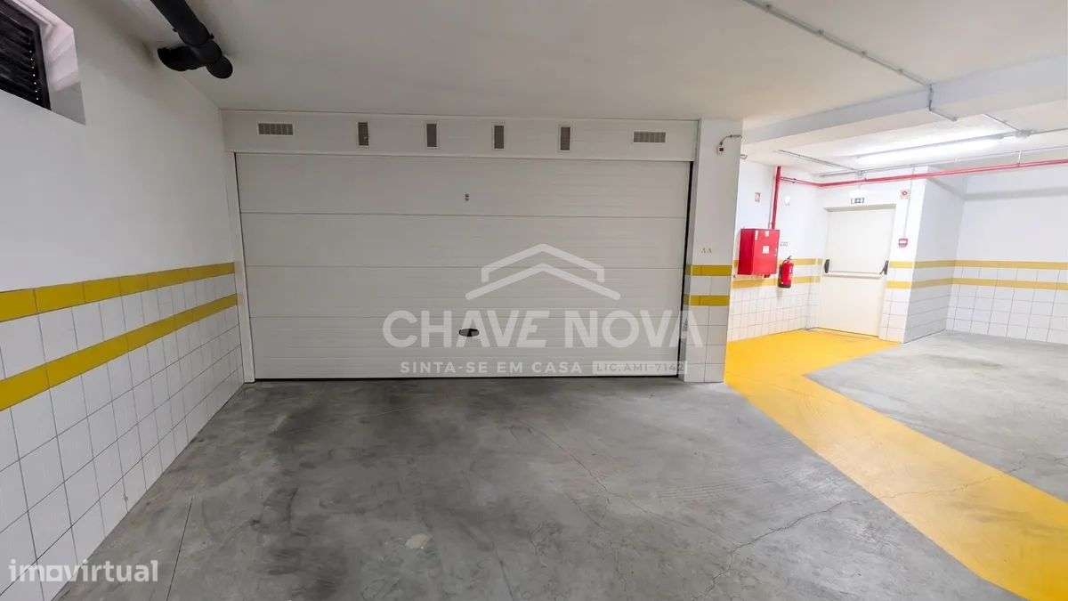 Apartamento T3 c/ Terraço (77.35m2) e Garagem Box em Mafamude-25