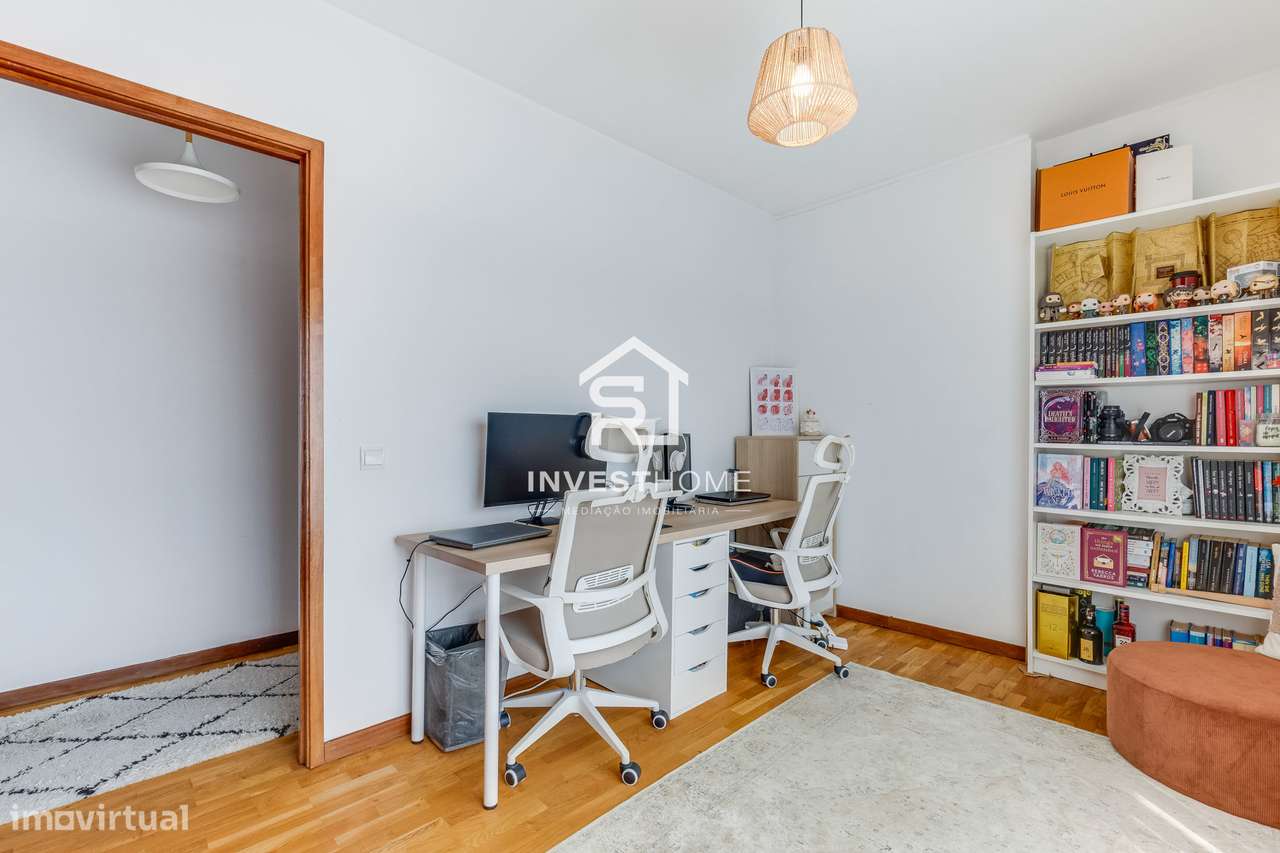Apartamento T2 | Boas áreas | Varanda | 2 Lugares Garagem-28
