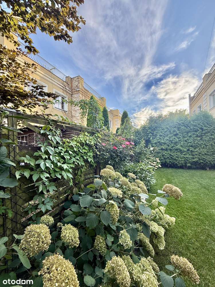 Segment skrajny 92m2 z dużym ogrodem i tarasem na dachu !-18