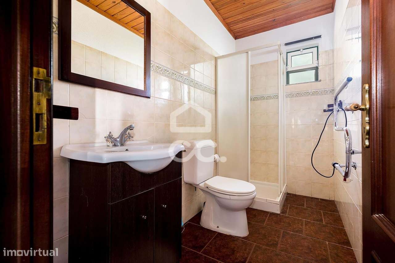 Quinta de 9250m2 c/ Moradia T4 térrea, anexo e armazém | Azaruja-18