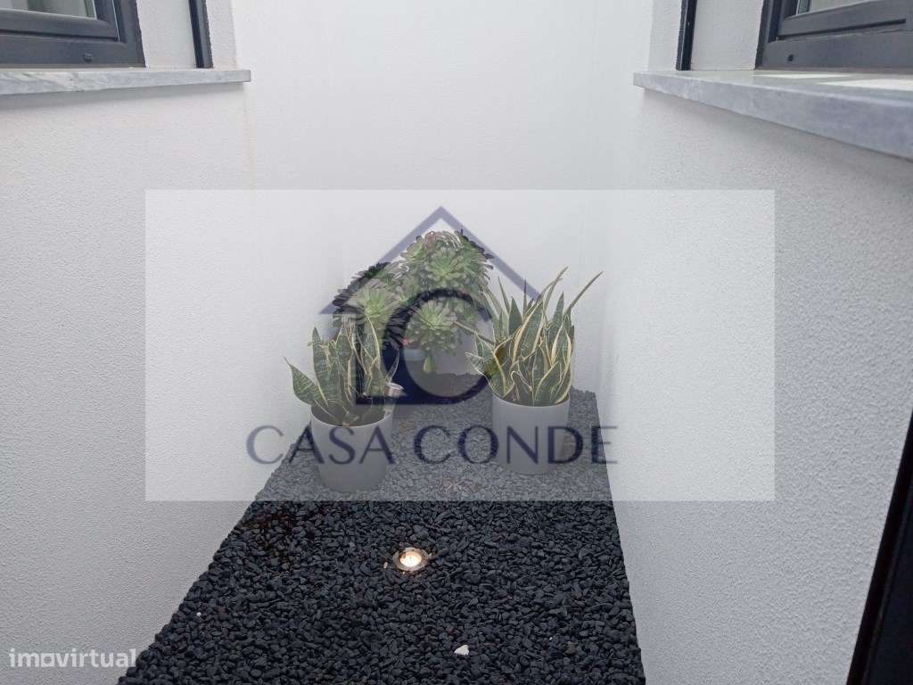 Moradia Geminada T3+1 Térrea Semi-Nova - Grande imagem: 3/27