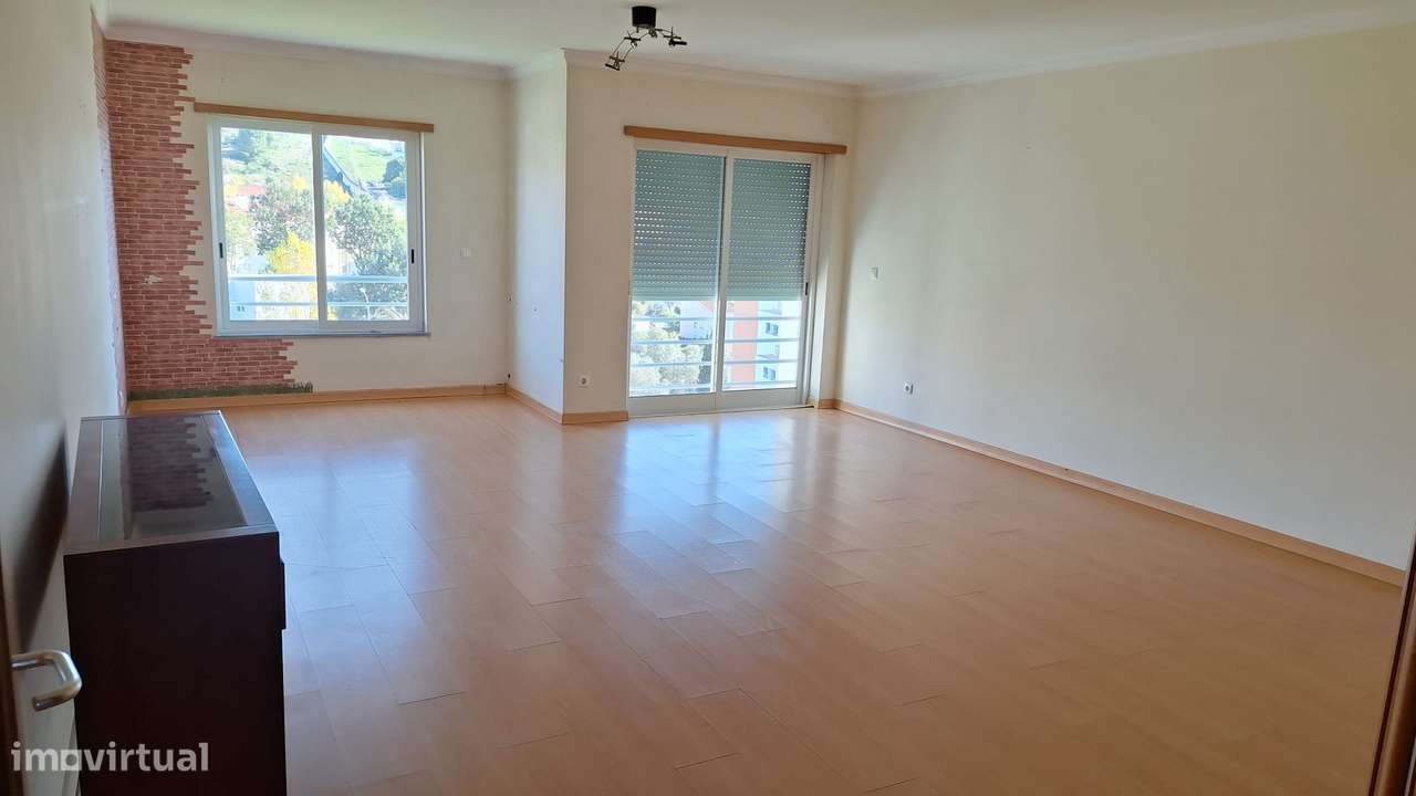 Oportunidade Única – Apartamento no Murganhal, Caxias - Grande imagem: 1/28