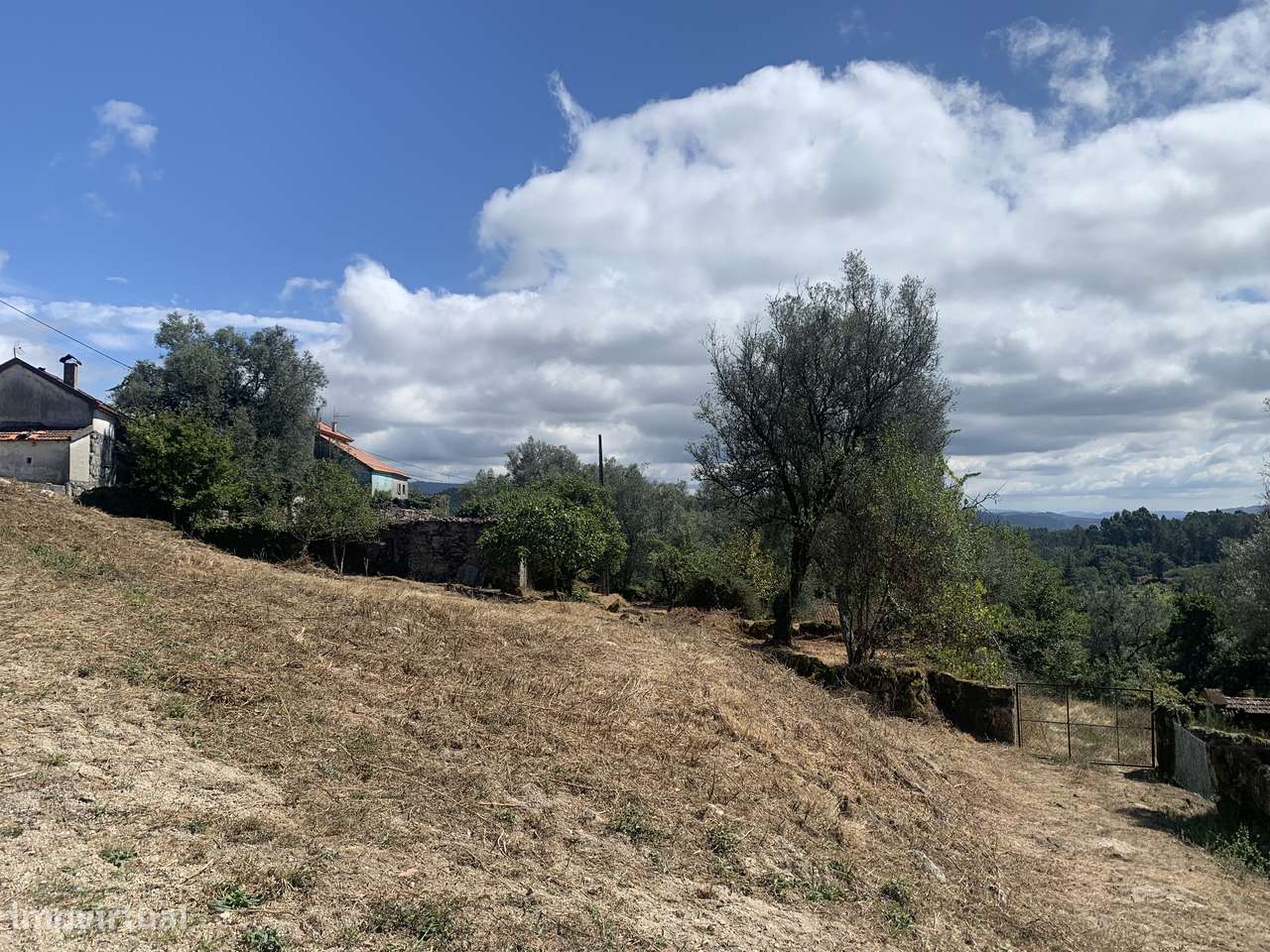 Terreno de 700m2 c/ Ruina-6