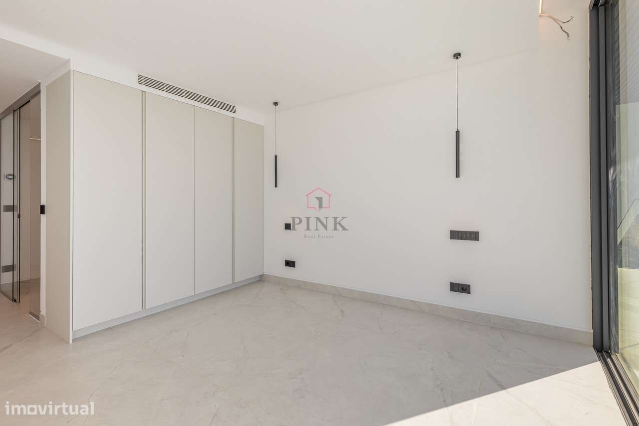 Moradia de Luxo com Piscina - T4 no Funchal-33