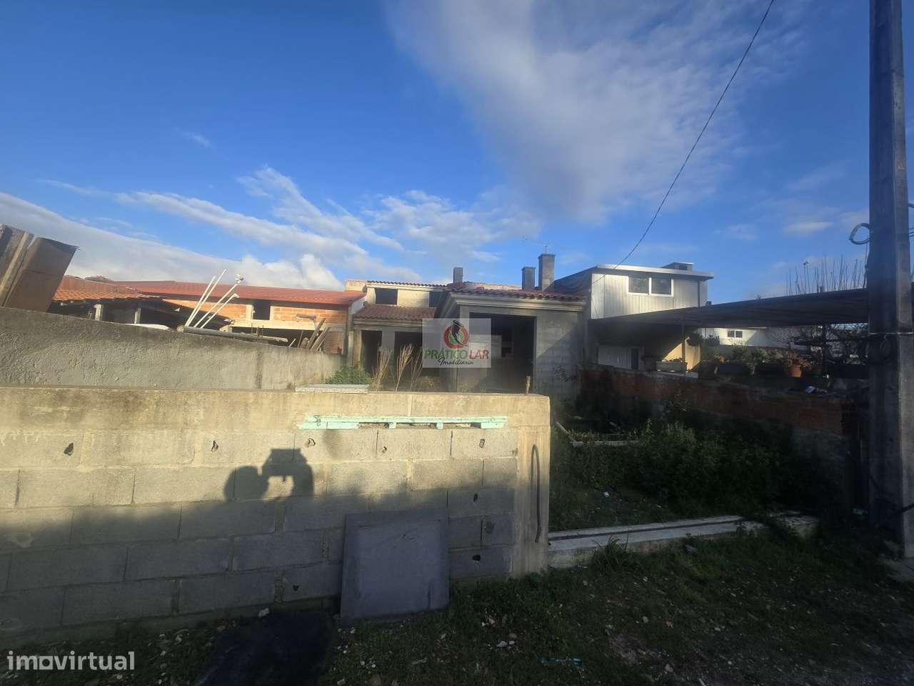 Moradia em construção com dois pisos e logradouro - Grande imagem: 4/22