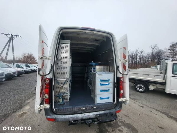 Volkswagen Crafter blaszak z zabudową warsztatową - 11