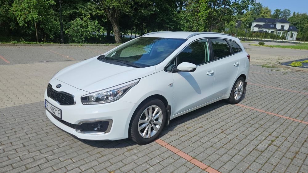 Kia Ceed II (2012-) 1.4 CVVT Dream Team Edition 2016