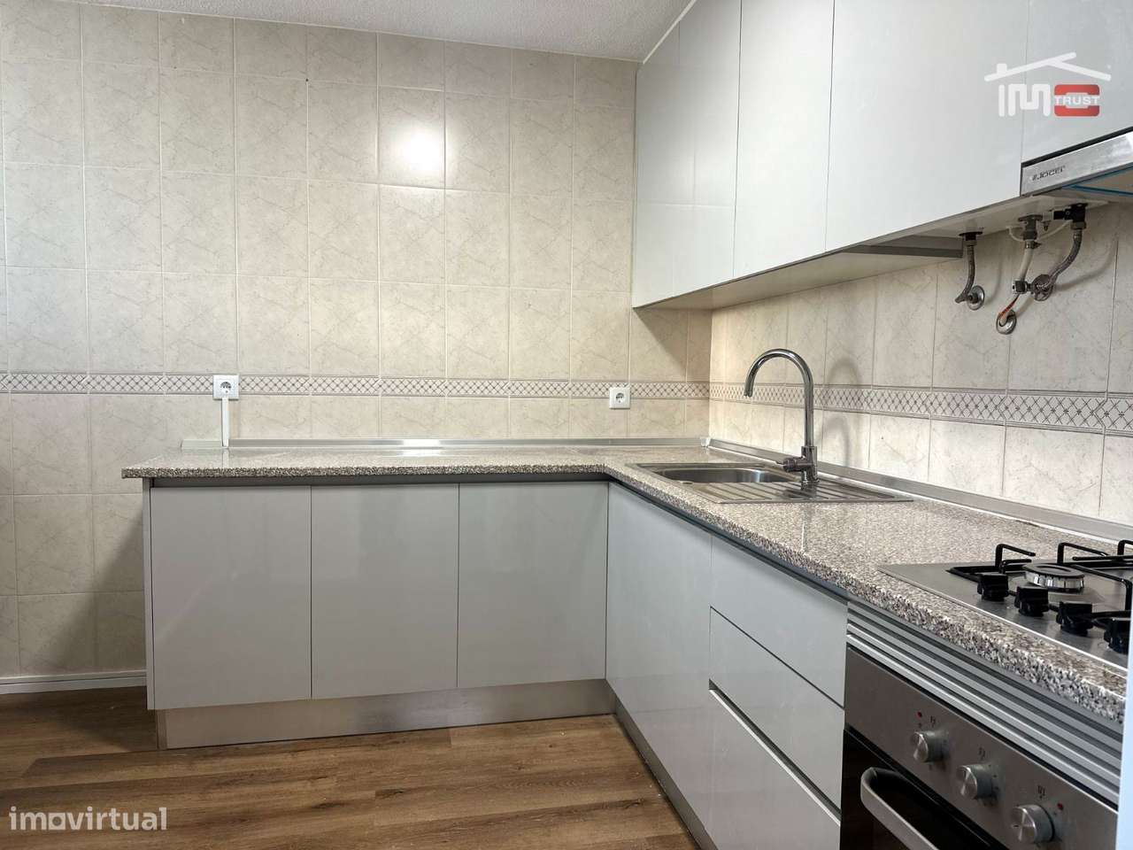 Fantástico Apartamento T3 Remodelado - Afonsoeiro - Grande imagem: 3/28