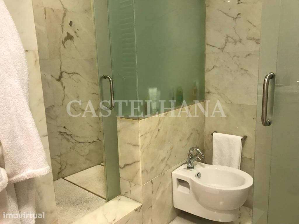 Moradia T3 entre o Principe Real e a Avenida da Liberdade com estac...-13