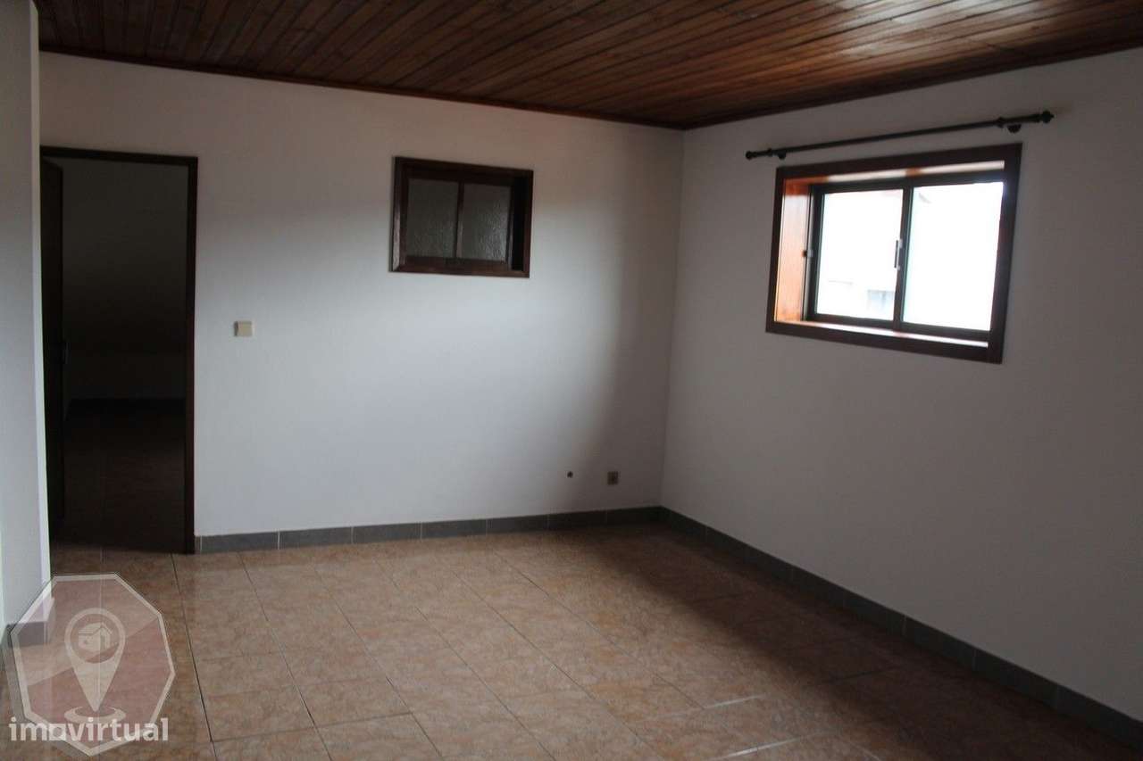 Apartamento T2 Vale de Cambra - para investidor-10