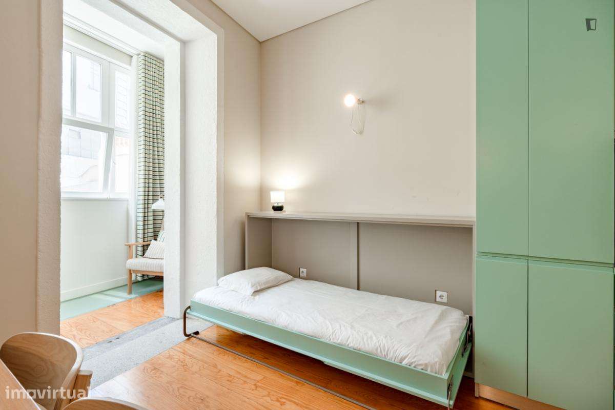 Estúdio - localizado em Santo Ildefonso Porto - Grande imagem: 2/9