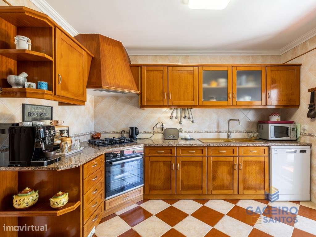 Moradia T3 em condomínio com terreno em Famalicão, Nazaré-7