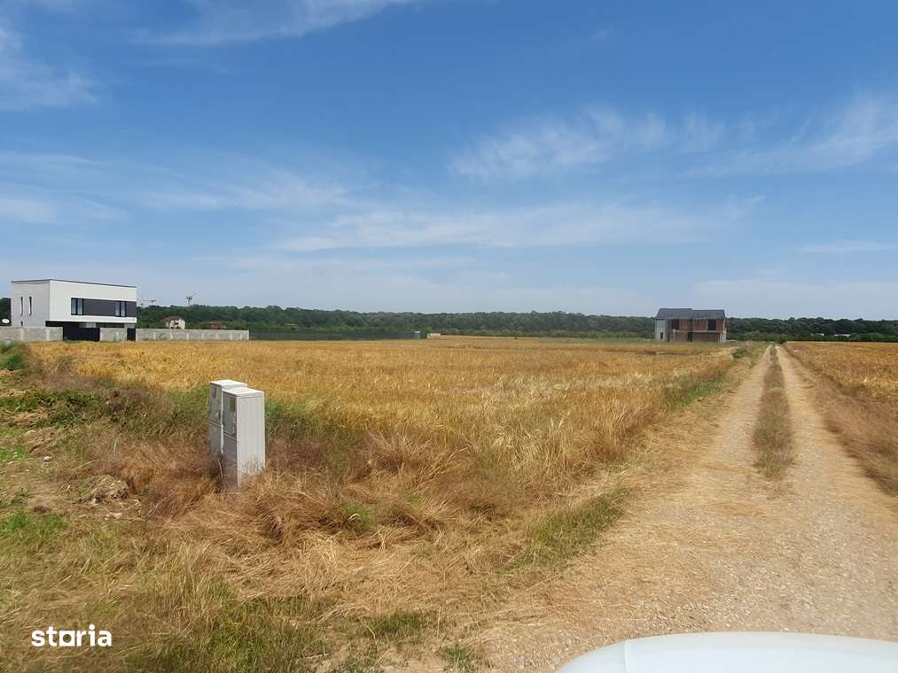 Teren acces strada amenajata langa padure, 650 mp, 28000 euro - Imagine principală: 4/20