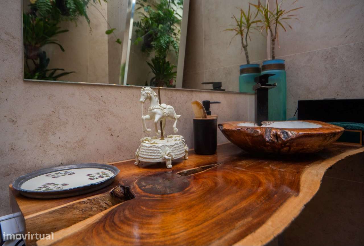 Moradia Contemporânea com Vista Mar e Piscina, Próxima da Beloura e Es-10