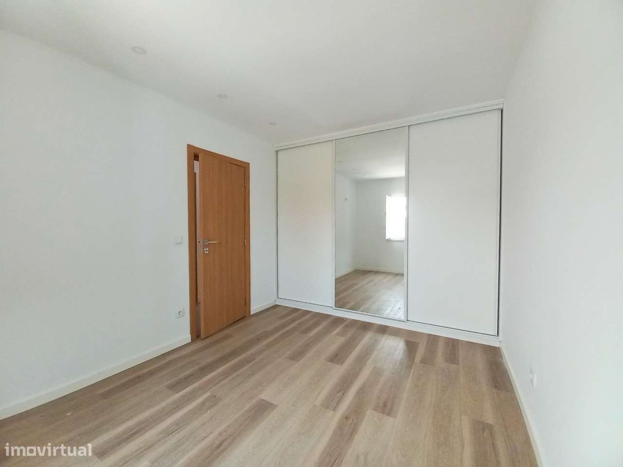 Moradia T2 totalmente renovada - Grande imagem: 3/6