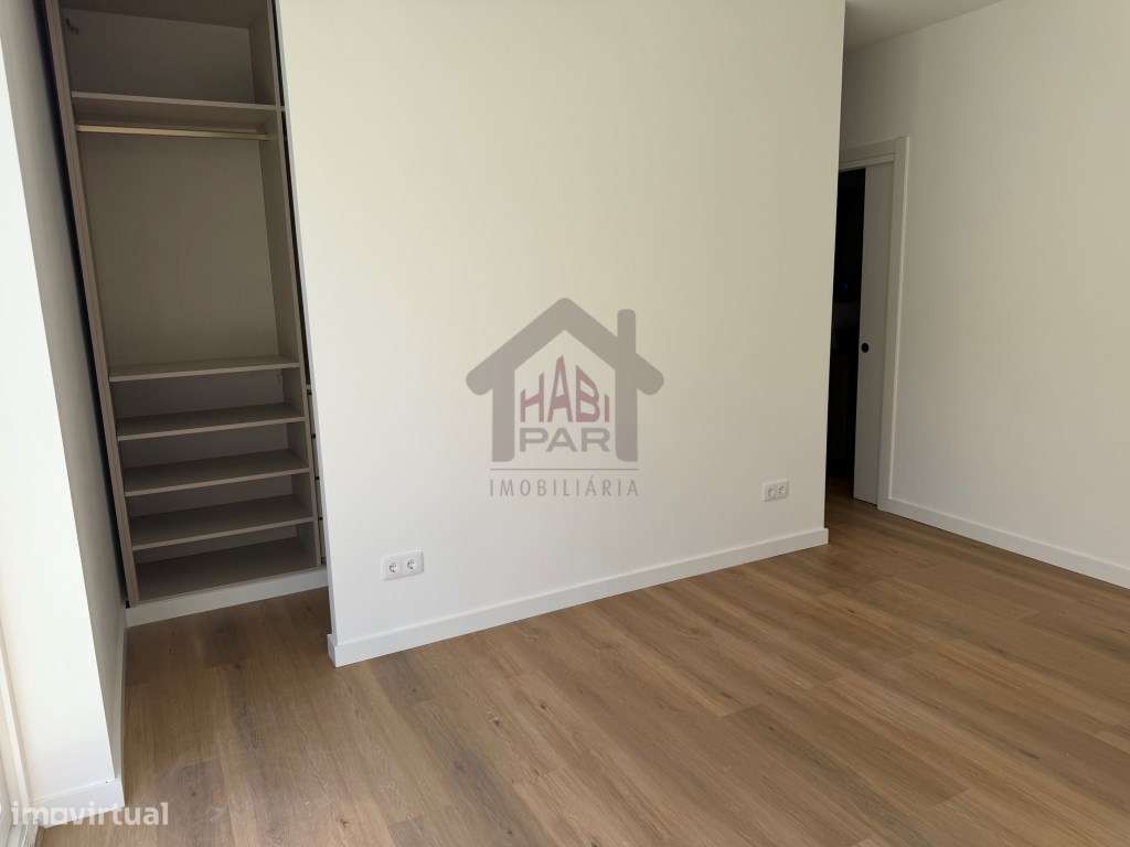Excelente Moradia T3+1 Centro de Benavente Baixa de Preço-14