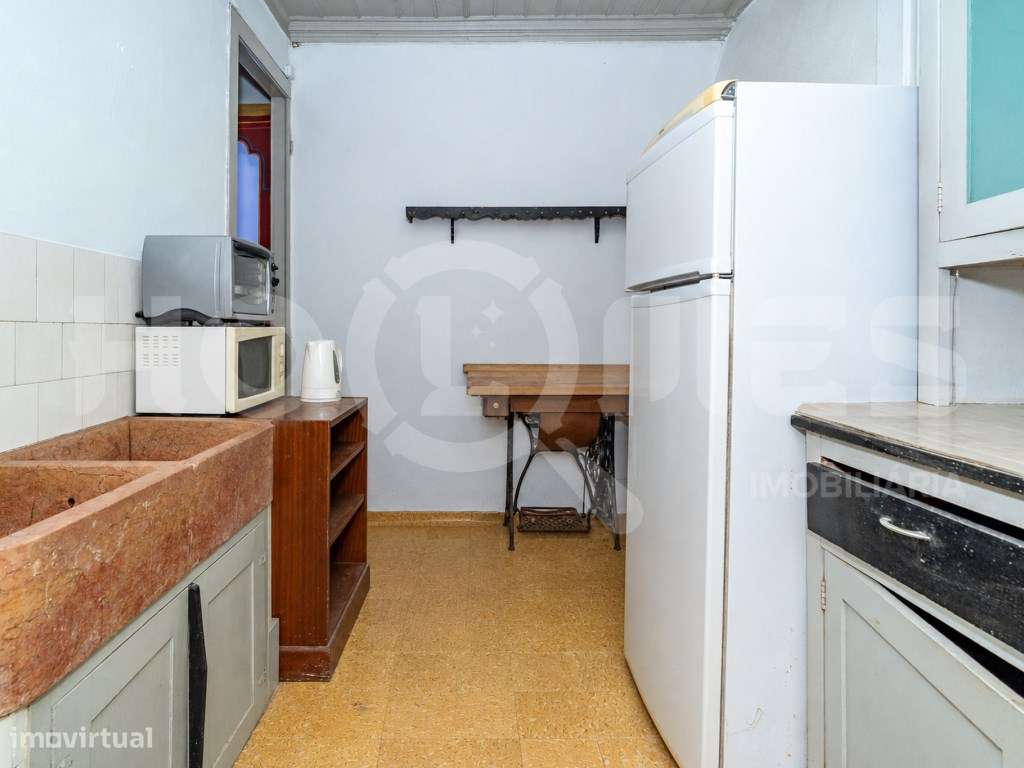 PRÉDIO COM 3 APARTAMENTOS NO CENTRO HISTÓRICO FIGUEIRA DA FOZ-5