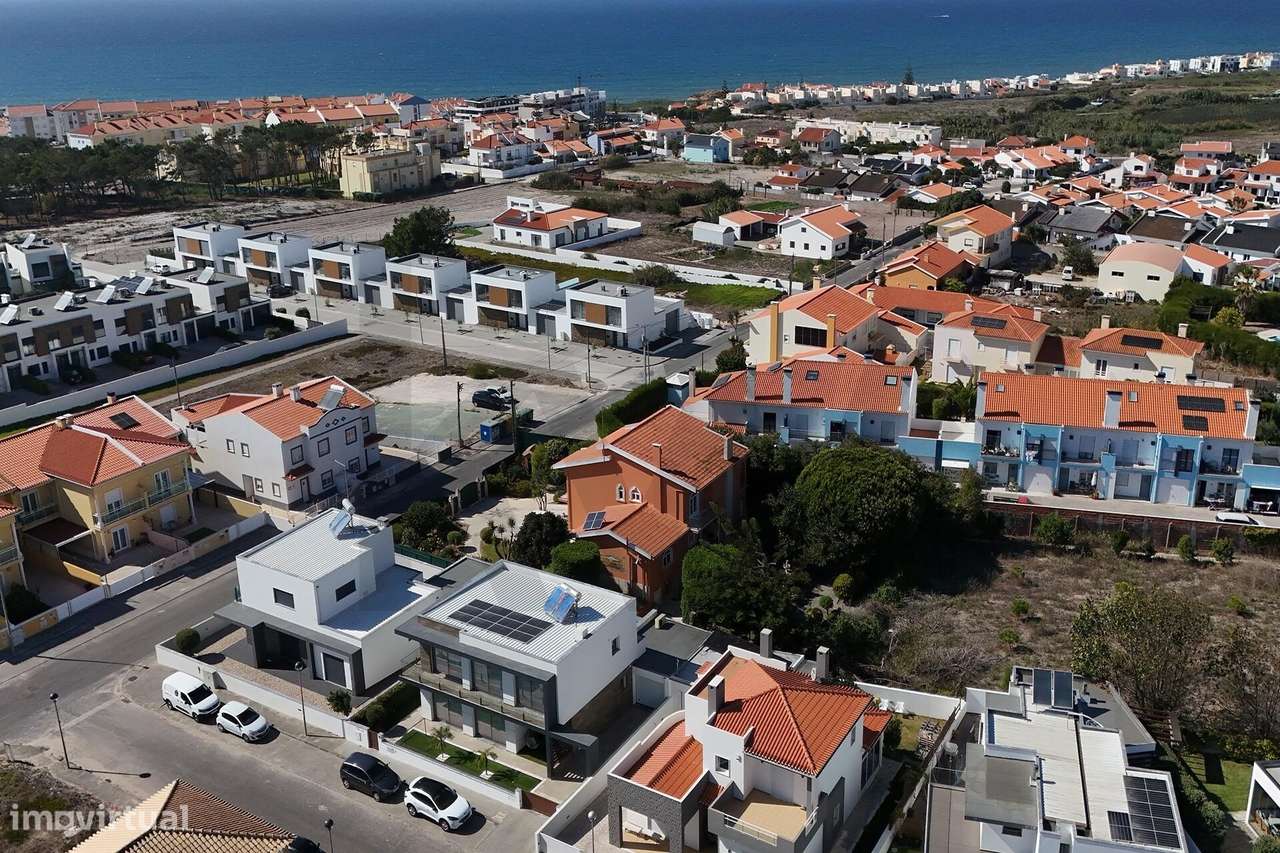 Moradia T5 à venda em Vale de Janelas, Santa Cruz – terreno 2.075 m2 e-0