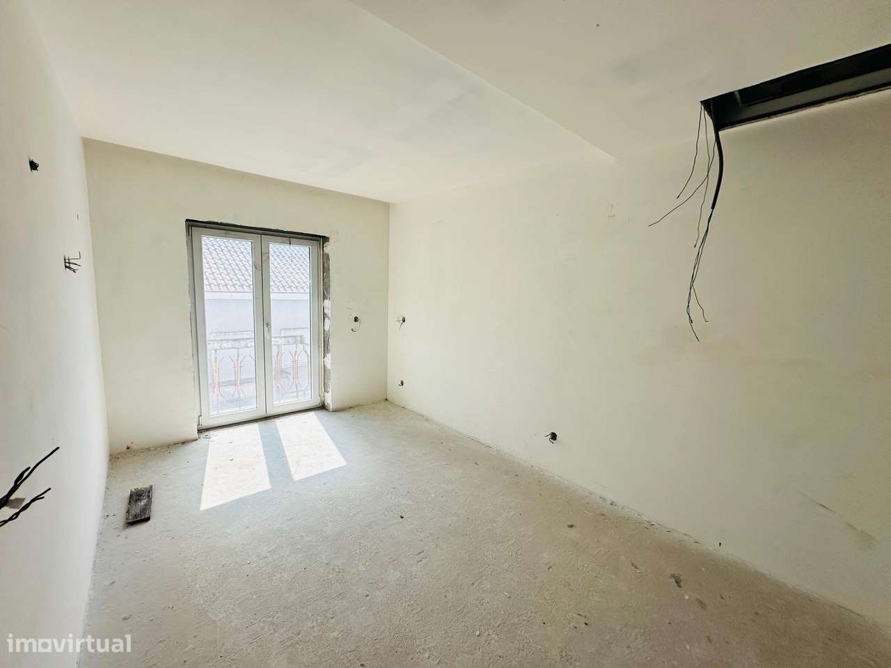 T2 com garagem na R. da Boavista (Cónega) - Grande imagem: 5/15