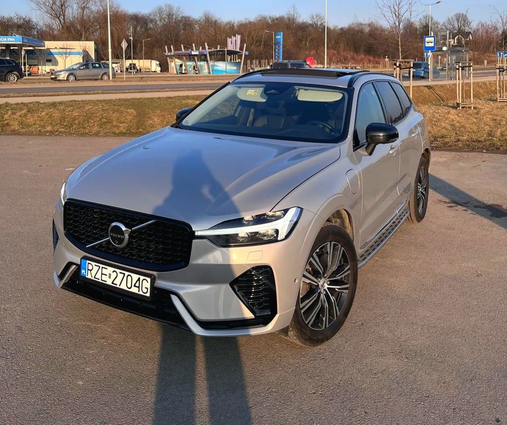Volvo XC60 II T6 Plug-In Hybrid AWD Plus Black Edition 2021