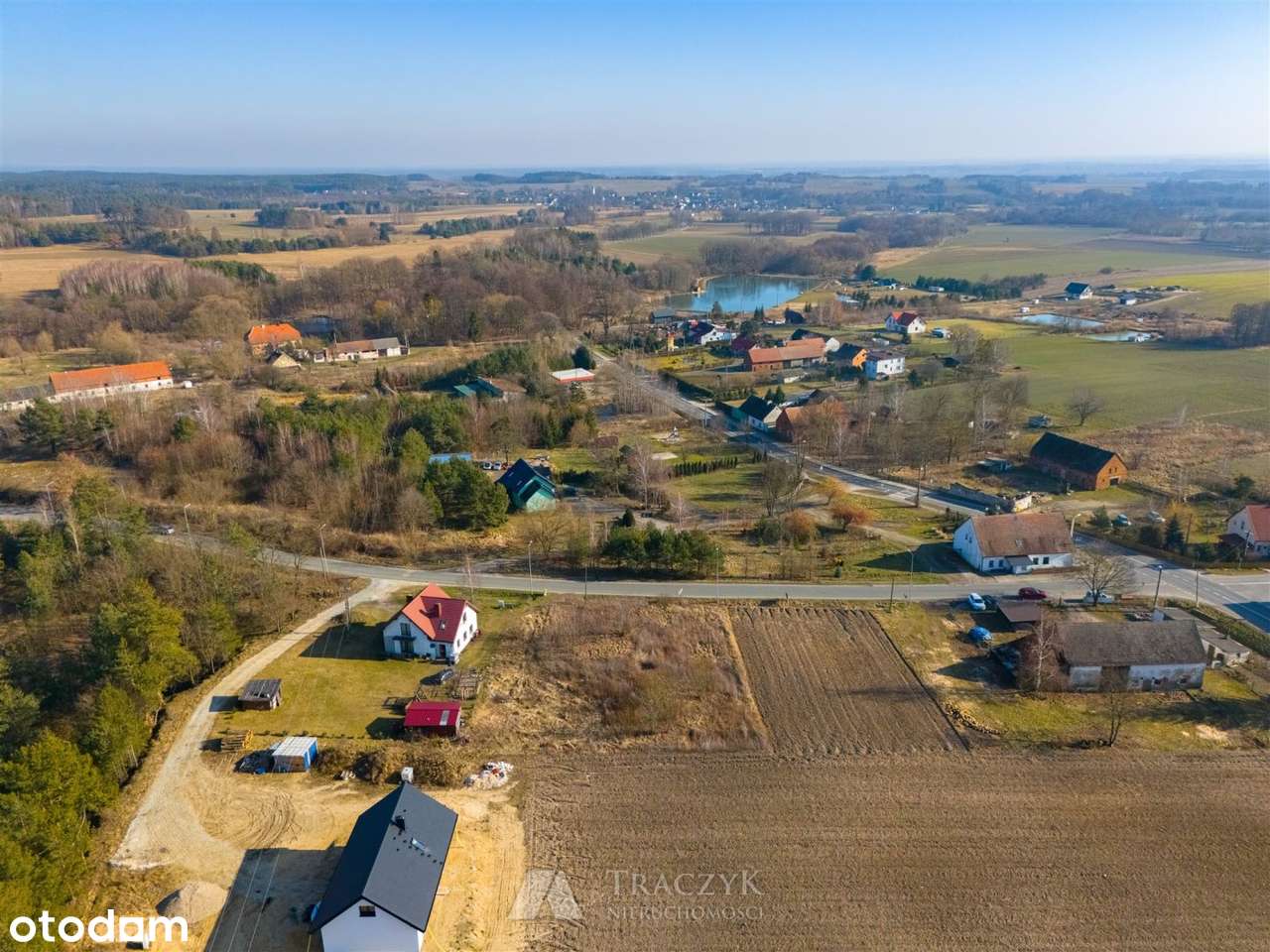 Uzbrojona działka_droga gminna asfaltowa_Las-7