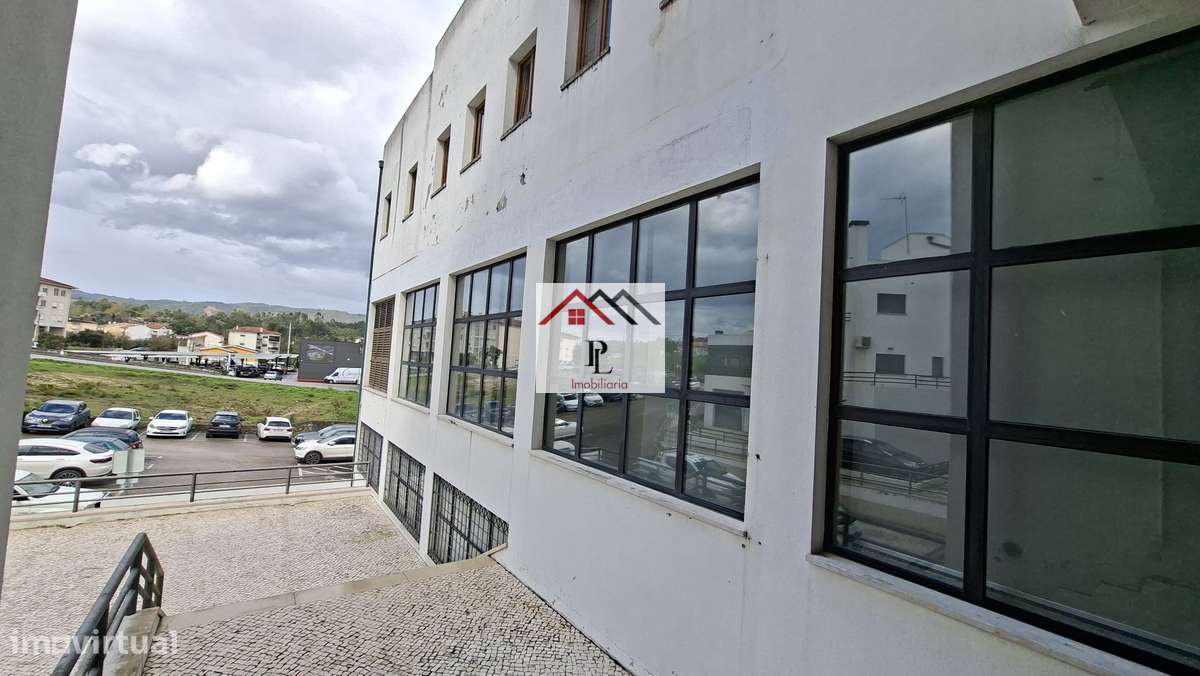 Loja com excelente àrea e localização | Vila Nova de Poiares | Coim-23