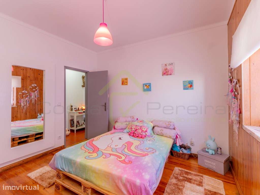 Quintinha com piscina inserida em terreno com 2950 m2-20