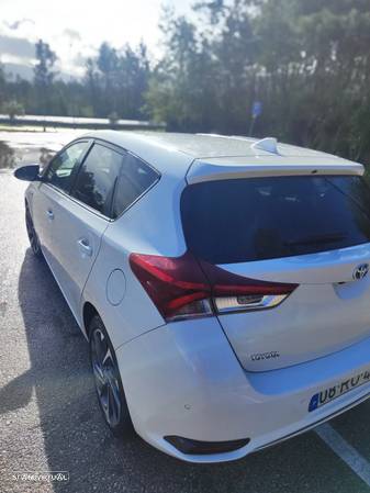 Toyota Auris 1.8 HSD Comfort+P.Sport - 5