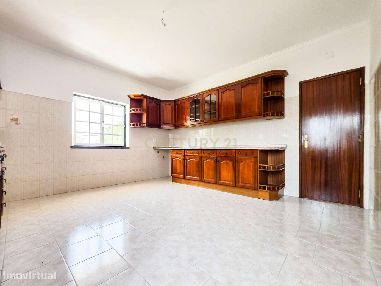 Moradia T3 + Loja em Fernão Ferro, Seixal - Oportunidade Única!-26