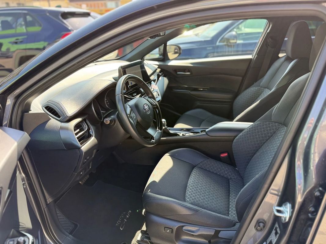 Toyota C-HR 1.8 HSD 122 CP 4x2 CVT Cult - 17