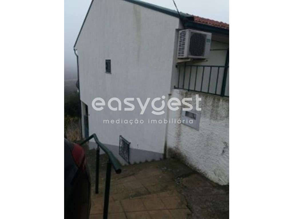 Moradia T5 no Bairro do Carrascal perto do centro da Vila - Grande imagem: 2/14