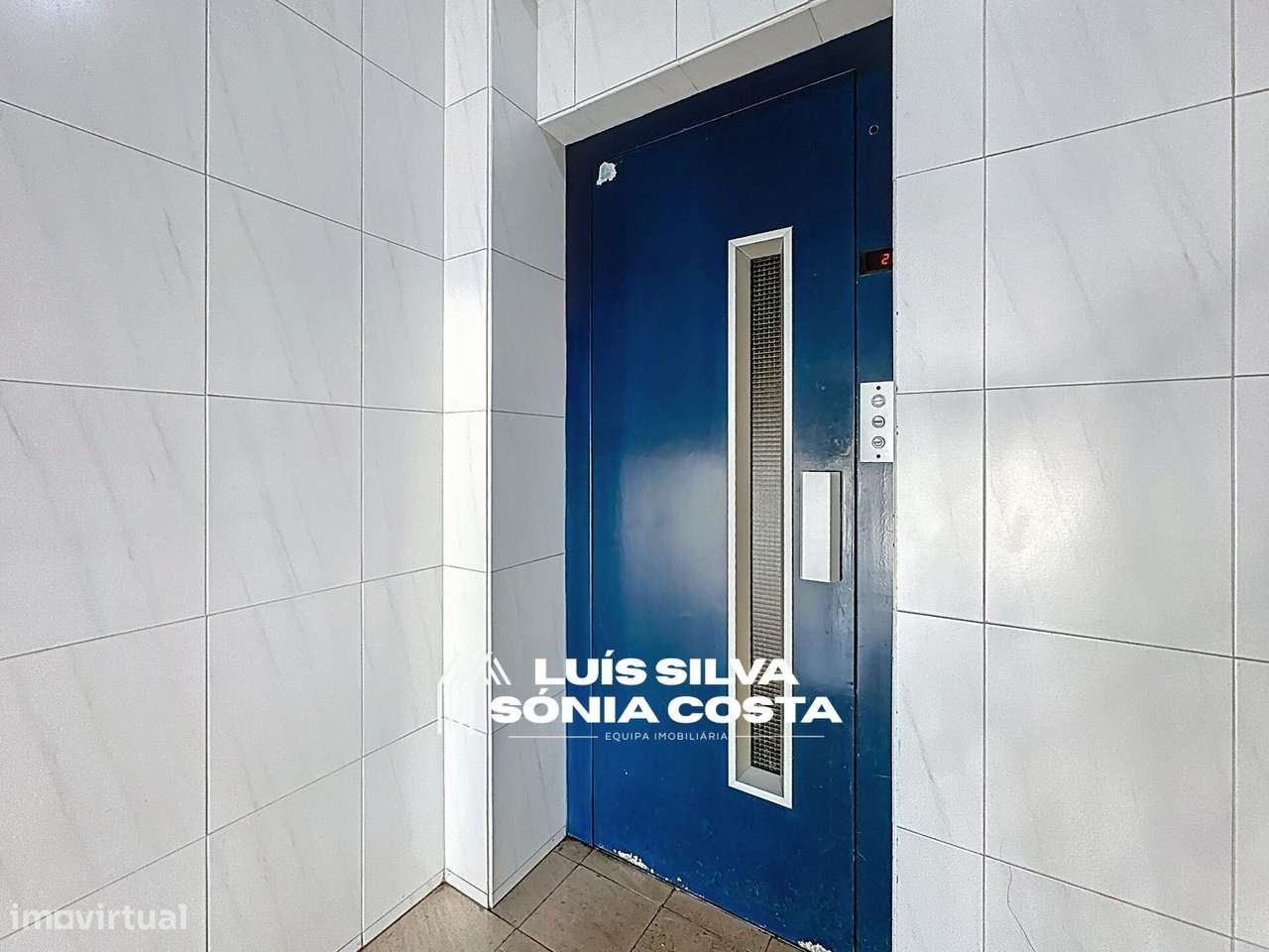 Apartamento T2 Remodelado c/ Varandas, Garagem & Elevador - Centro...-1