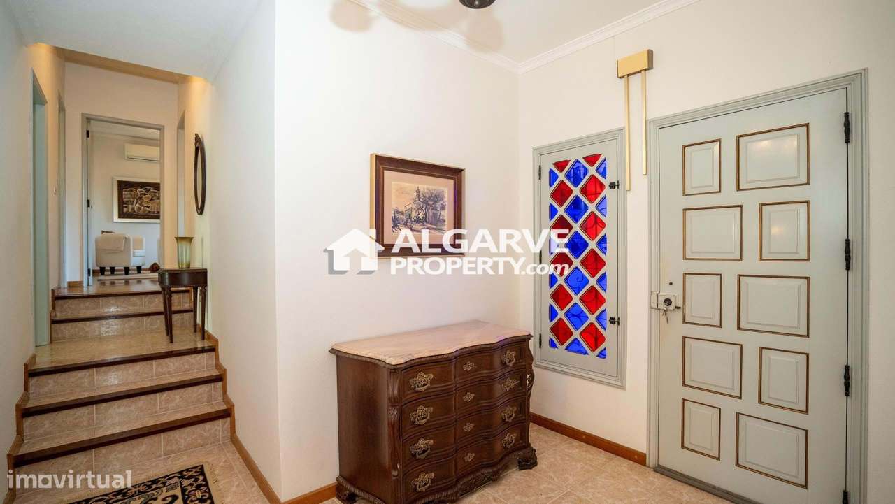 Villa Tradicional de 4 Quartos com Piscina no Centro de Vilamoura, Alg - Grande imagem: 5/51