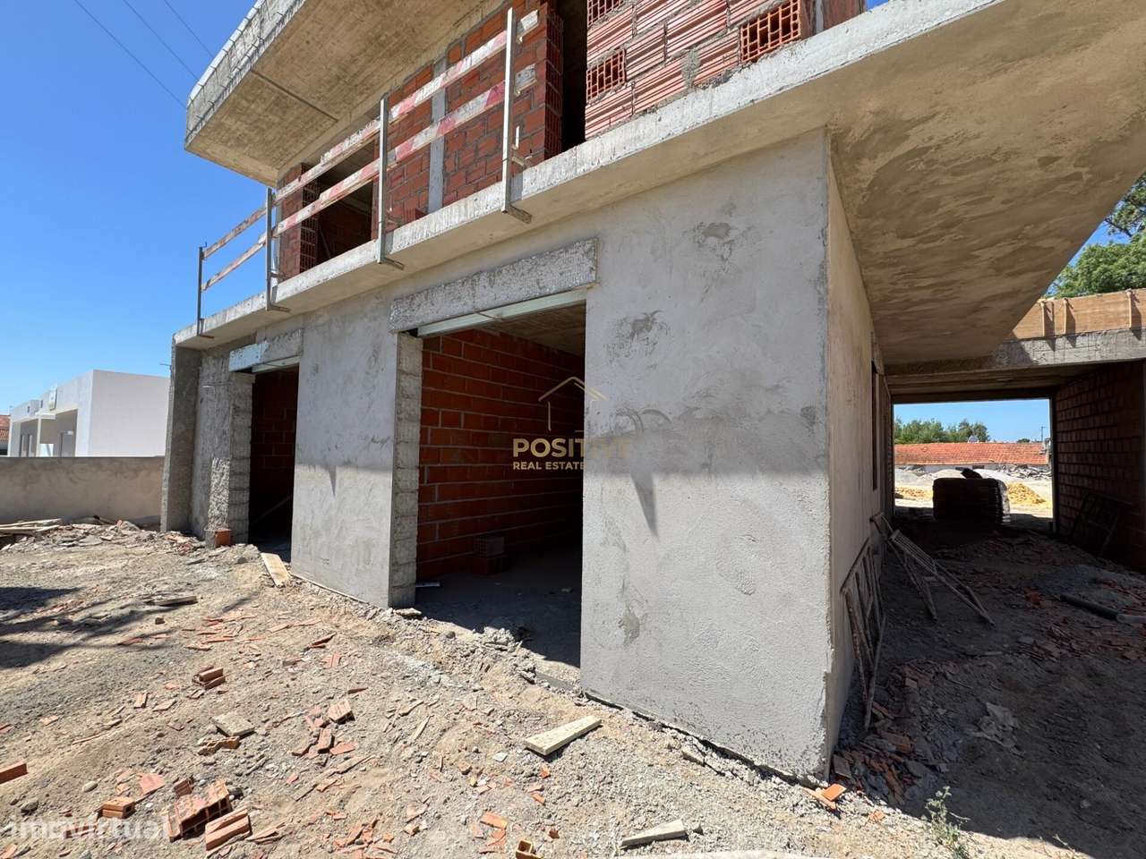 Nova Moradia T4 com Piscina na Vila de Azeitão-29