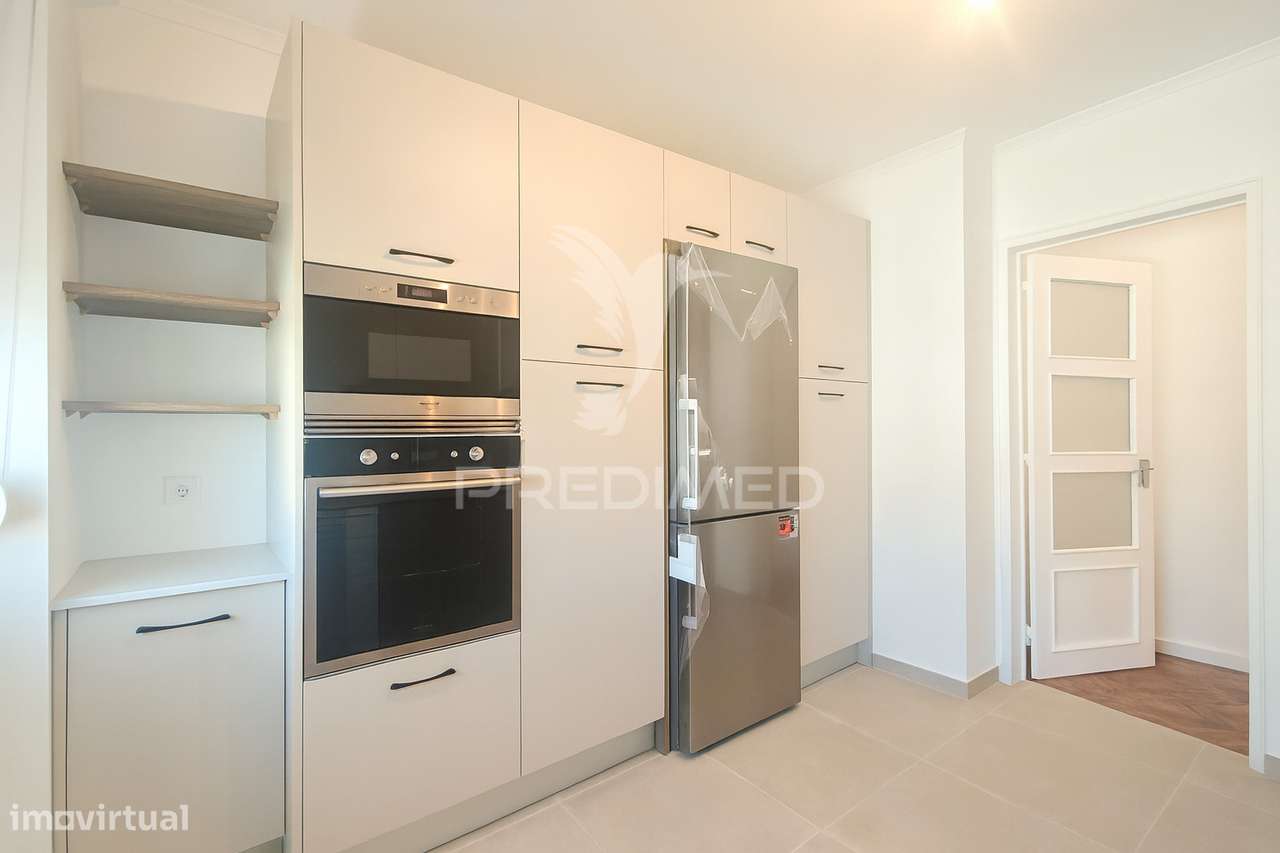 T3 Remodelado com 117 m² | Piso Alto com Elevador | Entrecampos - Grande imagem: 5/32