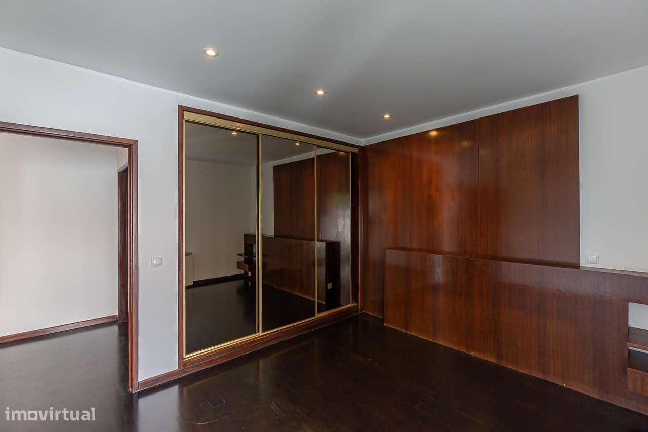 Moradia T3 de 4 Frentes, no centro Avanca( Estarreja),  lote de 360 m2-23