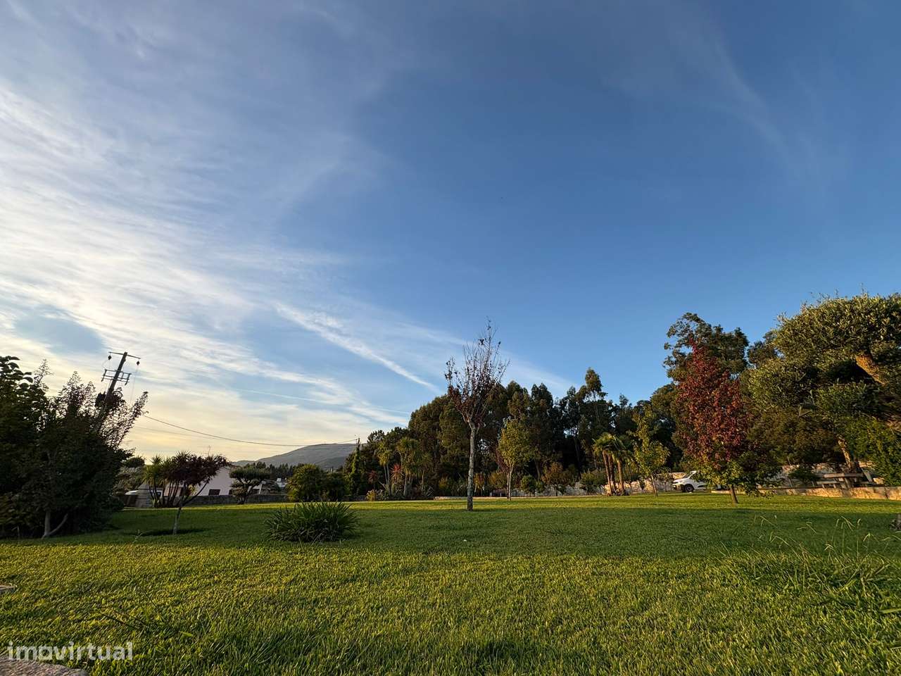 Moradia térrea T4 em pedra com 386m2 e terreno com 6.000m2, anexos.-9