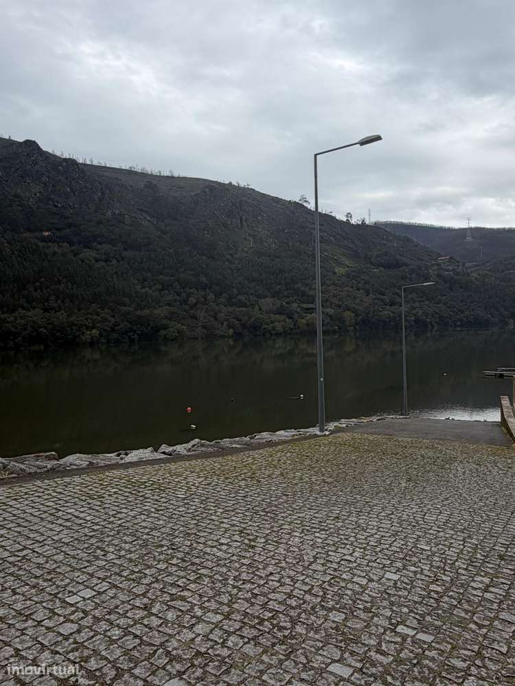 Moradia para Restaurar com Vista Rio-7