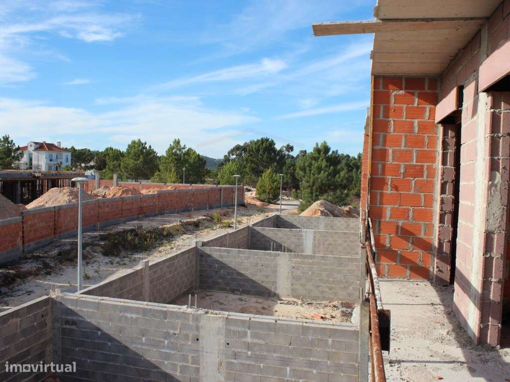Moradias T3 em construção na urbanização Fonte Lagoa, Rio Maior-15