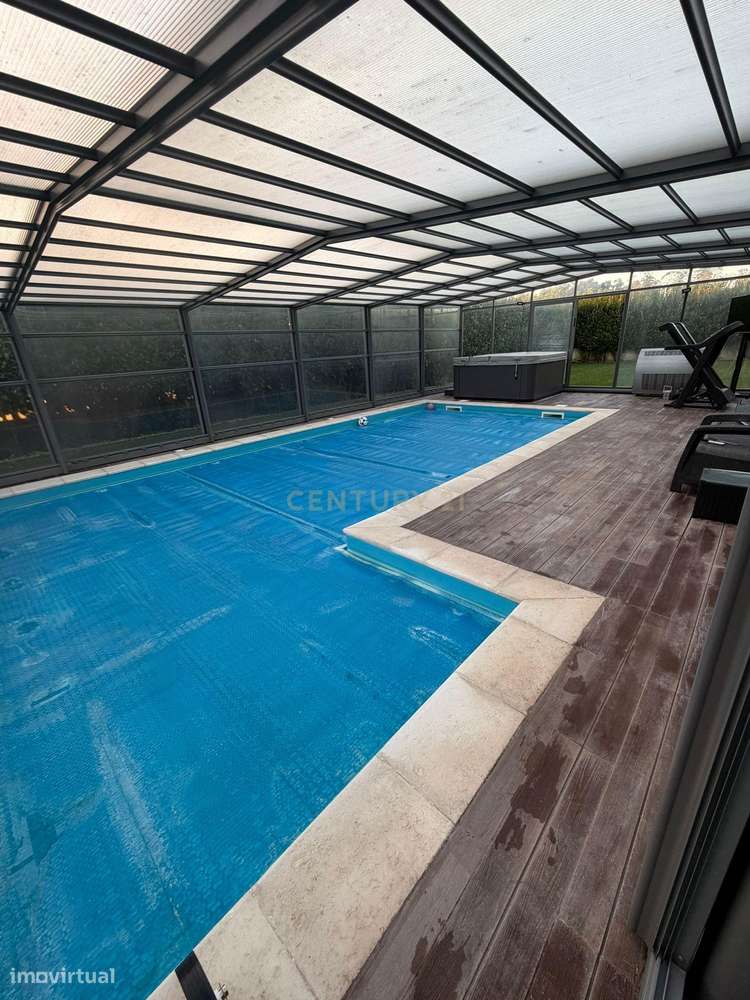 Moradia Térrea de Luxo com Piscina Aquecida e Jacuzzi a 2 km da Praia-53