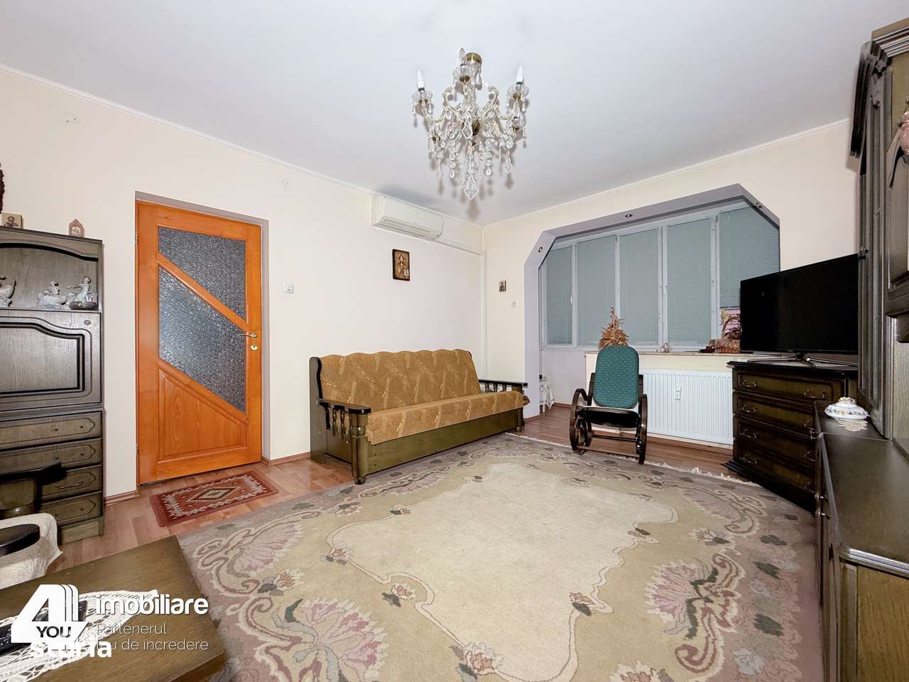 Apartament 2 camere 60mp,et 1/4 bucatarie spatioasă, mobilat și utilat - Imagine principală: 4/9