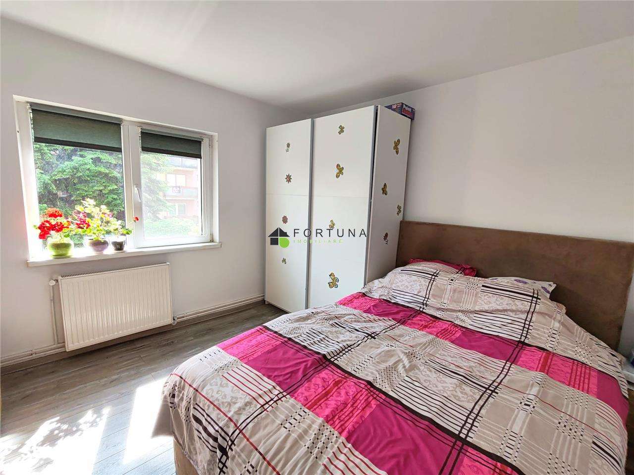 Apartament 3 camere , etaj intermediar - Astra-6