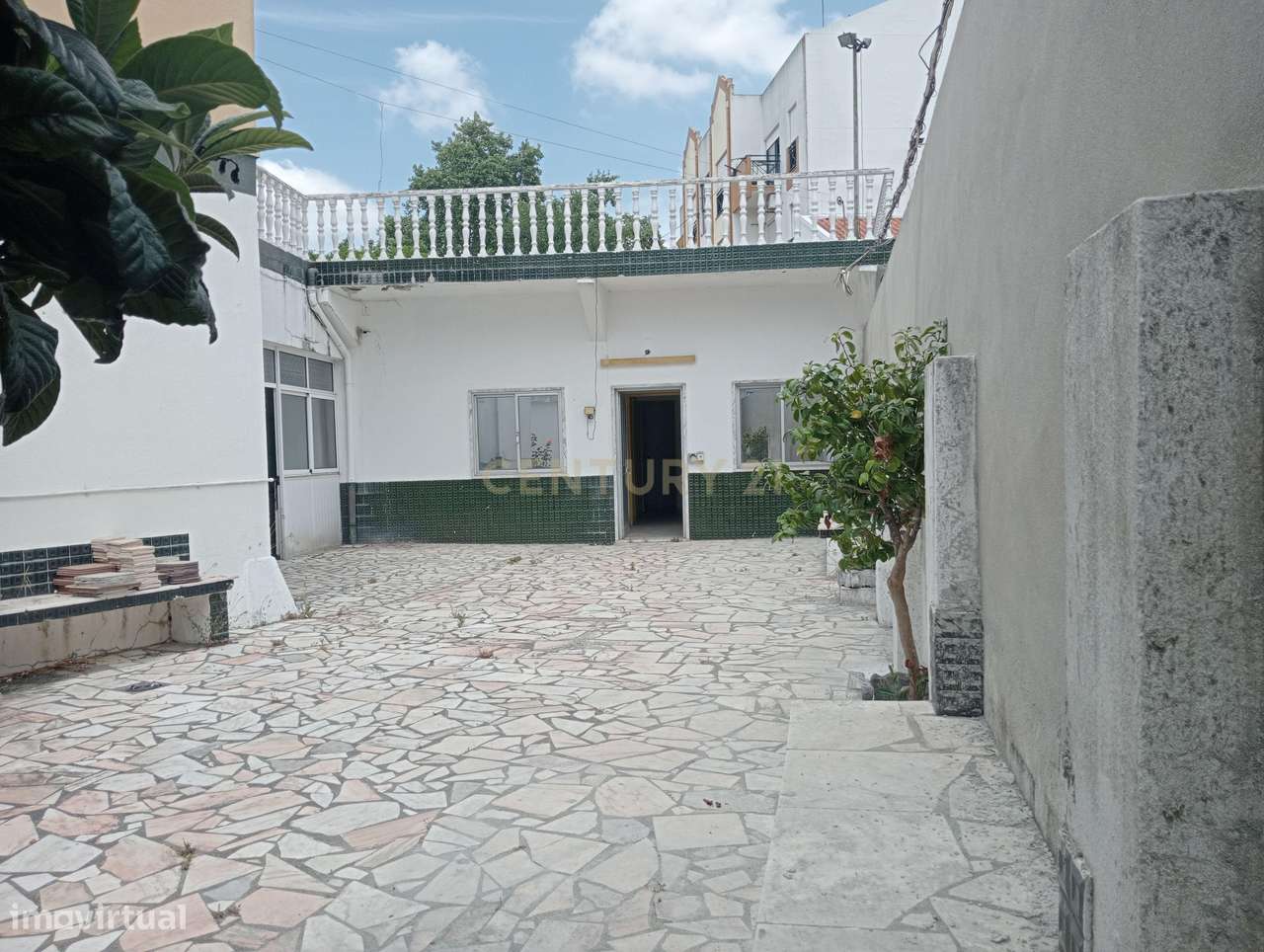 Edifício Versátil em Santarém com Vista e Acessibilidade - Grande imagem: 5/29