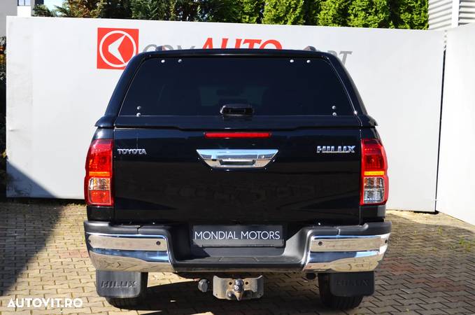 Toyota Hilux 4x4 Double Cab A/T Invincible - 5