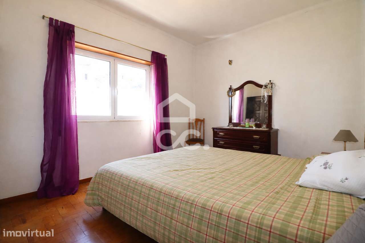 Apartamento T3 no Loreto com garagem e lugar de estacionamento-7