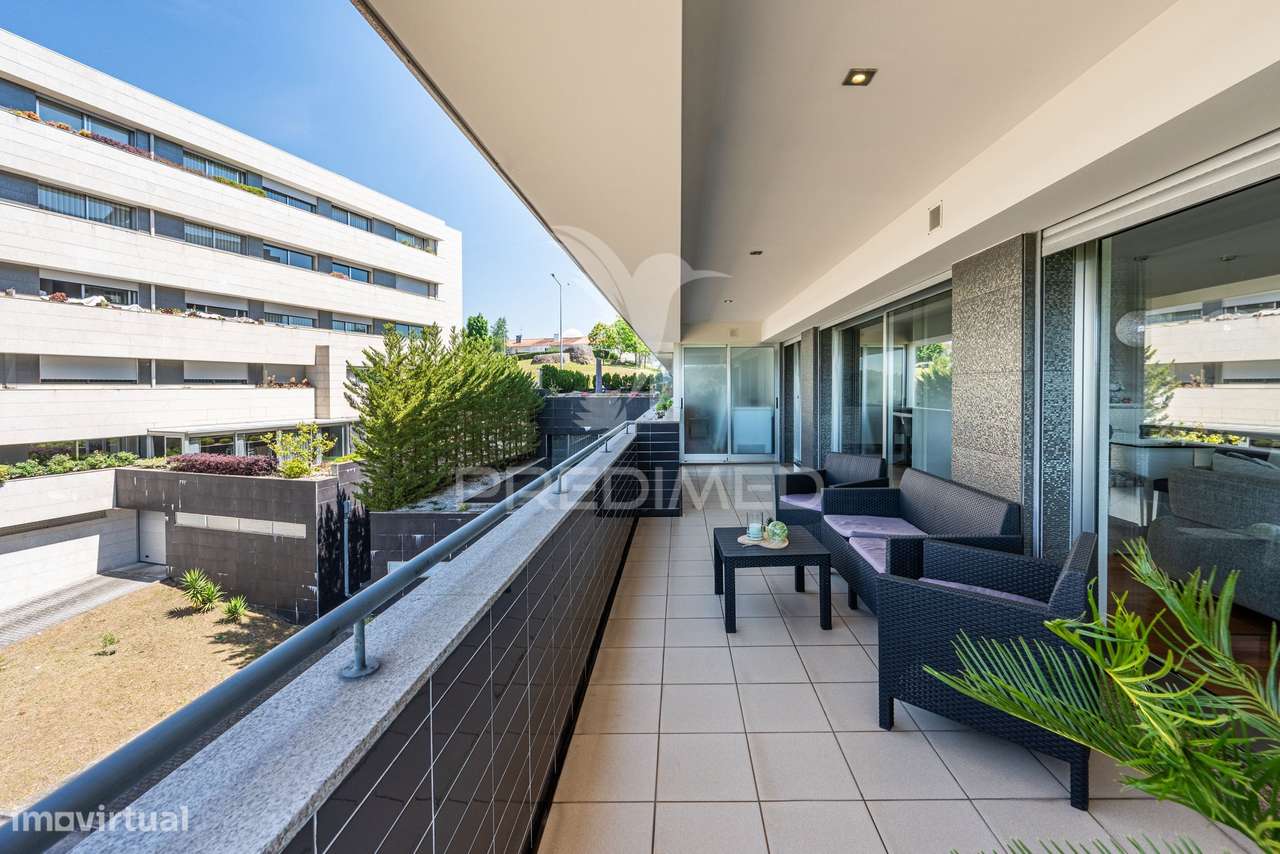 Exclusivo T3 de Prestígio em Urgezes – Luz, Sofisticação e Espaço S...-11