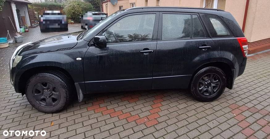 Suzuki Grand Vitara 2.0 - 8