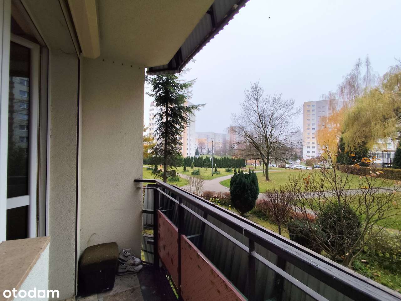 Kawalerka: 37 m2, parter z balkonem, miejskie, do remontu - Katowice-1