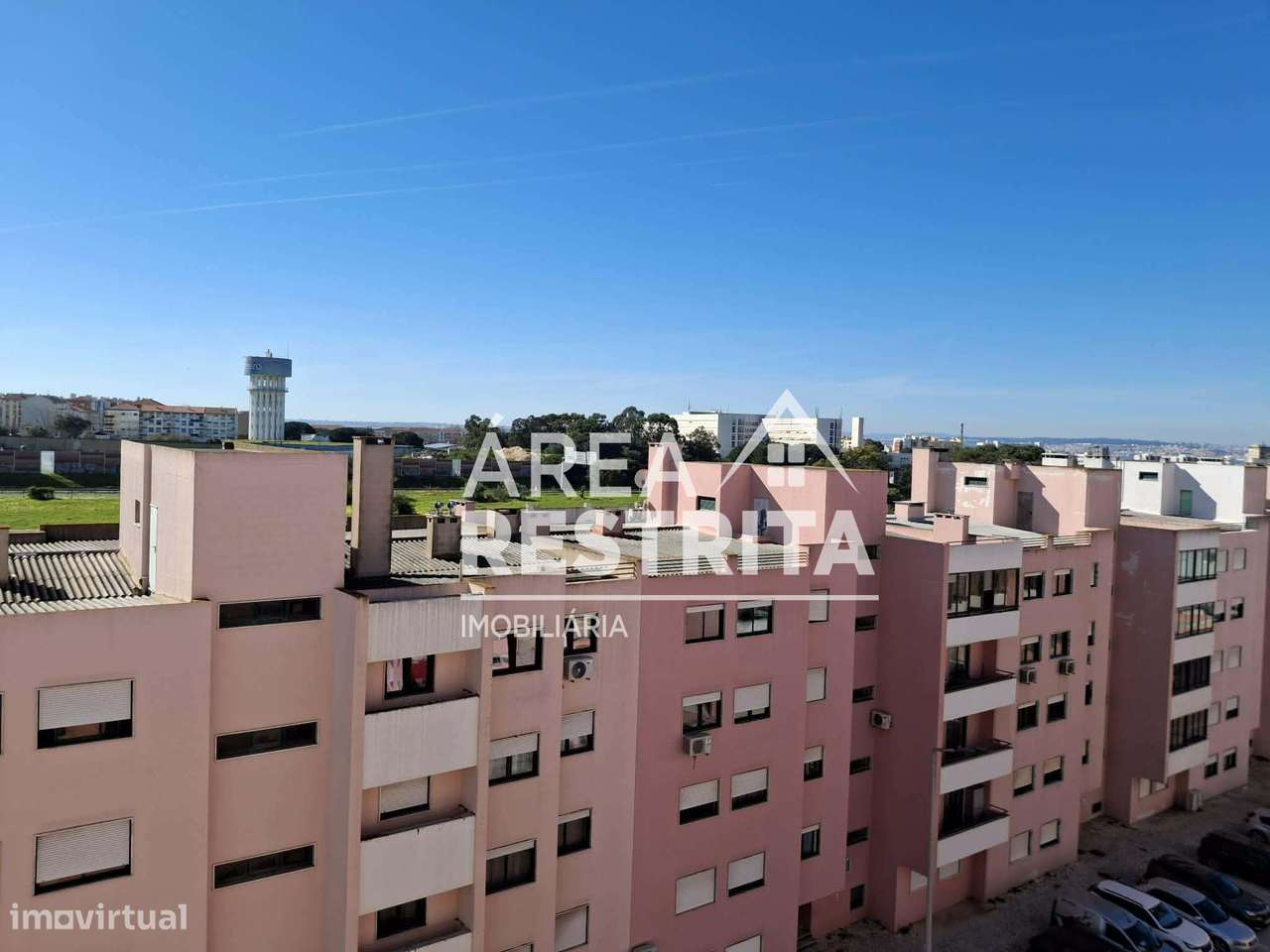 Apartamento T2 com elevador e parqueamento nos Fidalguinhos-14